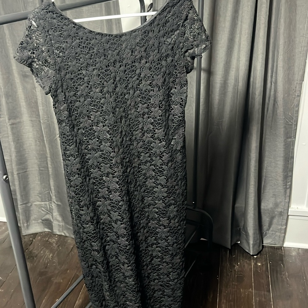 Xhileraration dress.  Shirt sleeve lace black long dress.